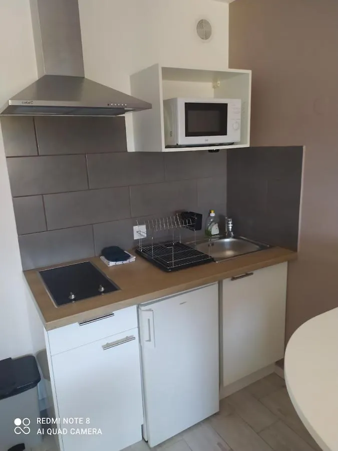 Appartamento Charmant studio avec piscine et clim  Aix-en-Provence Francia
